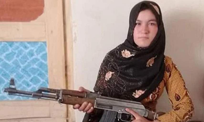 கண்முன்னே பெற்றோரைக் கொன்ற தலிபான்களை சுட்டுக் கொன்ற ஆஃப்கன் சிறுமி