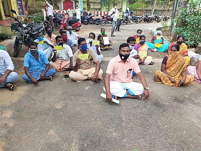 கம்பம் ஒன்றிய அலுவலகத்தை முற்றுகையிட்ட பொதுமக்கள்