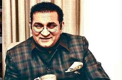 பாடகரின் மகனுக்கு கரோனா