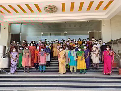 மதுரையில் அரசு செவிலியர்கள் போராட்டம்