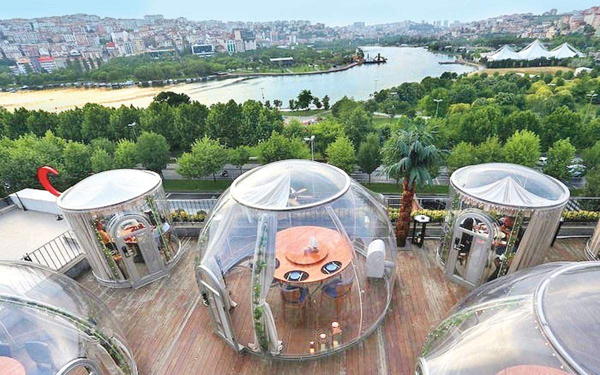 சமூக இடைவெளி உணவகம்!