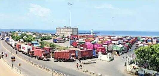 சுங்கத்துறை அதிகாரிகள் பற்றாக்குறையால் துறைமுகங்களில் ஏற்றுமதி, இறக்குமதி பணிகள் பாதிக்கப்படும் அபாயம்