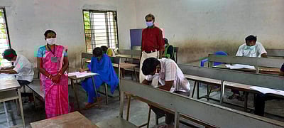 விழுப்புரத்தில் பிளஸ் 2 மறுதேர்வு: 11 மையங்களில் 40 பேர் பங்கேற்பு