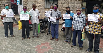 பித்தளை உற்பத்தி: தொழிலாளா்கள்முழு ஊதியம் கோரி ஆட்சியரிடம் மனு