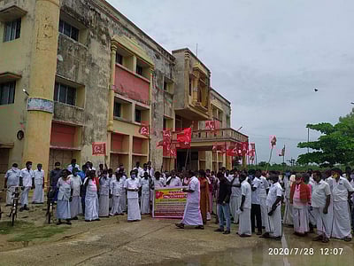 திருக்குவளை: அகில இந்திய விவசாய தொழிலாளர் சங்கம் சார்பில் ஆர்ப்பாட்டம்