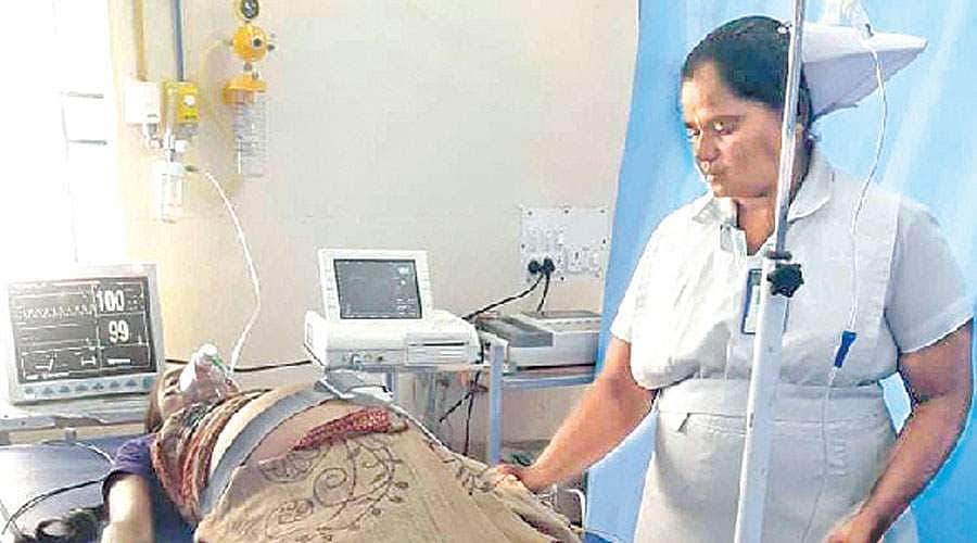 நண்பன் பட பாணியில் காணொலி காட்சி வாயிலாக பெண்ணுக்கு பிரசவம்