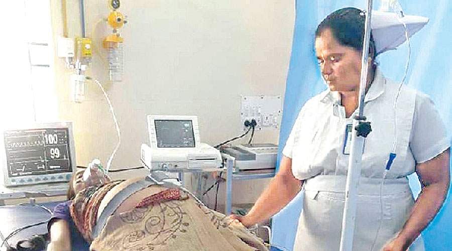 நண்பன் பட பாணியில் காணொலி காட்சி வாயிலாக பெண்ணுக்கு பிரசவம்