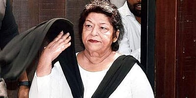 ஏக் தோ தீன் பாடலுக்கு நடனம் அமைத்தவர்: நடன இயக்குநர் சரோஜ் கான் காலமானார்