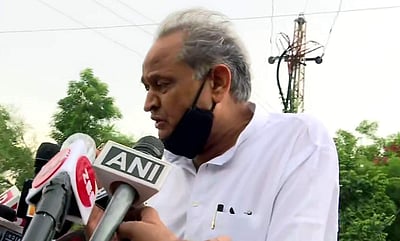 பேரவைக் கூட்டம் அறிவிப்புக்குப் பிறகு விலையேறும் குதிரைப் பேரம்: அசோக் கெலாட்