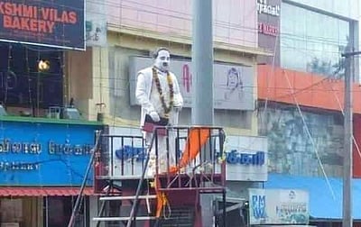 கன்னியாகுமரியில் அண்ணா சிலை மீது காவிக்கொடி: ஓபிஎஸ், ஸ்டாலின் உள்ளிட்டோர் கண்டனம்