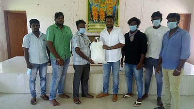 கும்மிடிப்பூண்டியில் பேருராட்சி தூய்மைப் பணியாளர்களுக்கு மக்கள் நீதி மய்யம் கௌரவிப்பு