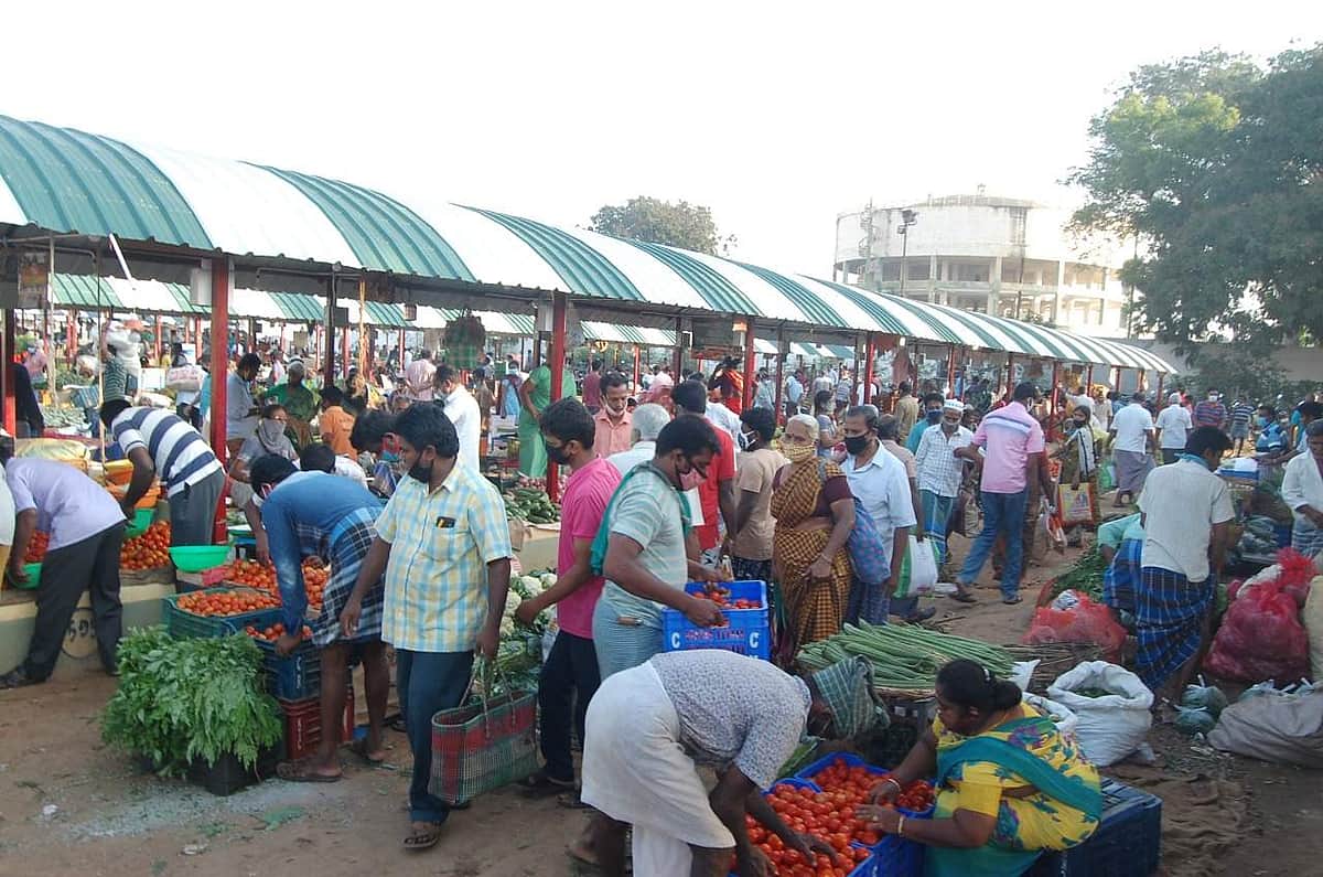 கரோனா முன்னெச்சரிக்கையுடன் தில்லியில் வாரச் சந்தைகளுக்கு அனுமதி