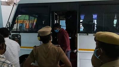 சாத்தன்குளம் தந்தை-மகன் கொலை: காவலர் முத்துராஜ் சிறையிலடைப்பு