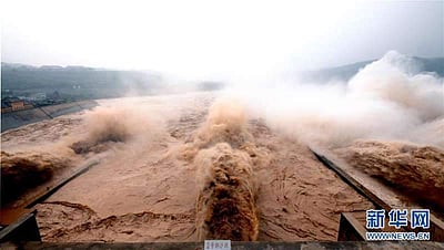 சீனா:  நீர் தேக்கத்தில் அதிசயமான காட்சி