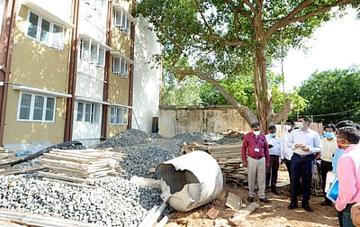 ராசா மிராசுதார் மருத்துவமனையில் தீ விபத்து: ஆட்சியர் ஆய்வு 