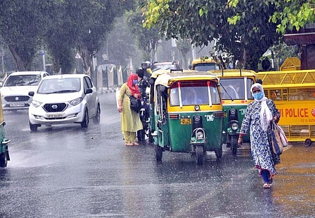 தில்லி, என்சிஆரில் 3-ஆவது நாளாக சூறைக்காற்றுடன் மழை!