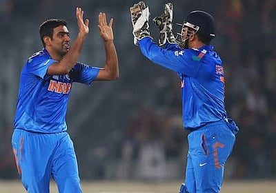 இன்று வரை முறியடிக்க முடியாத கேப்டன் தோனியின் சாதனைகள்!