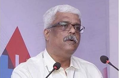 தங்கம் கடத்தல்: கேரள அரசின் முதன்மைச் செயலாளர் இடமாற்றம்