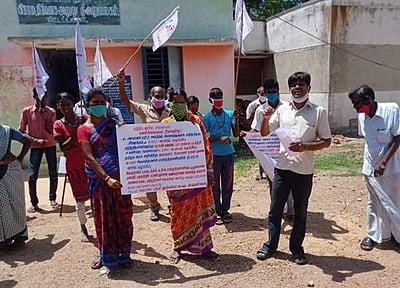 ஊத்தங்கரை அருகே மாற்றுத் திறனாளிகள் கண்டன ஆர்ப்பாட்டம்