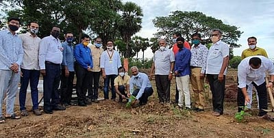 பண்ணைக்குட்டை அமைத்த சீர்காழி ரோட்டரி சங்கத்தினர்