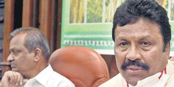 கர்நாடக வேளாண்துறை அமைச்சர், மனைவி, மருமகனுக்கு கரோனா