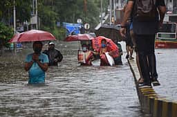 கேரளத்தில் கனமழை! 6 மாவட்டங்களுக்கு ஆரஞ்ச் அலர்ட்! 