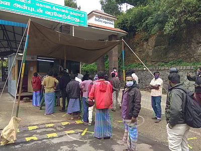 வாகனச் சோதனைக்காக கொடைக்கானல் சோதனைச் சாவடியில் நீண்ட நேரம் காத்திருக்க வேண்டிய அவலம்