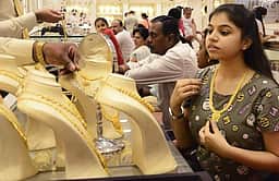 தங்கம் சவரனுக்கு ரூ. 1,360 உயர்வு! வெள்ளி கிலோவுக்கு ரூ. 5,000 உயர்ந்தது!