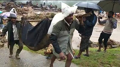 கேரள நிலச்சரிவு: உயிரிழந்தோர் எண்ணிக்கை 52-ஆக அதிகரிப்பு