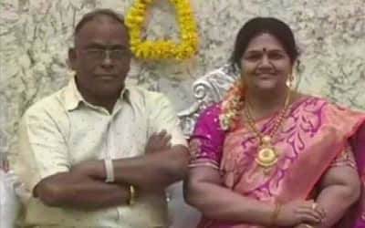 மனைவியின் மெழுகு சிலையுடன் புதுமனை புகுவிழா - புகைப்படங்கள்