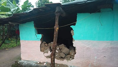 காட்டு யானை தாக்கி வீடு சேதம்