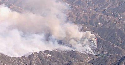 அமெரிக்காவின் லாஸ் ஏஞ்சல்ஸில் பரவும் காட்டுத் தீ