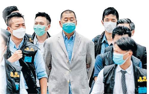 சீன டிராகனின்  ஆக்டோபஸ் கரங்கள்!