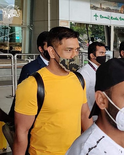 சென்னைக்கு வந்தார் தோனி: நாளை முதல் பயிற்சி முகாமில் பங்கேற்பு