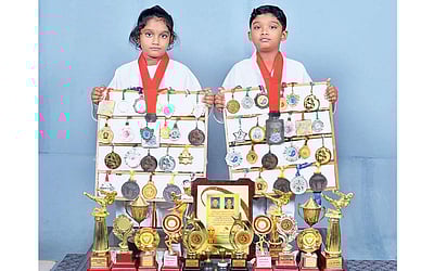 இளம் வயதில்  இரட்டையர்கள் சாதனை!