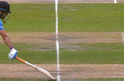 தோனி ஓய்வு: முதலும் முடிவும் ரன் அவுட்டில்..