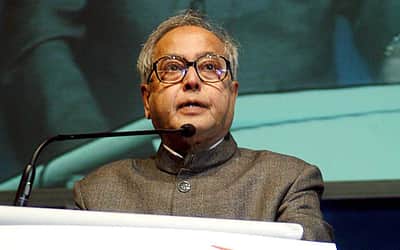 பிரணாப் முகர்ஜியின் உடல்நிலையில் முன்னேற்றம்: மகன் அபிஜித் முகர்ஜி தகவல்