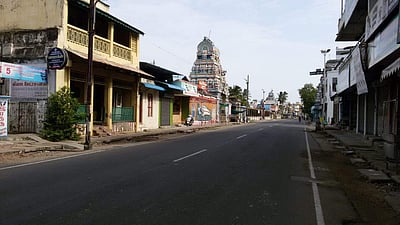 முழு பொது முடக்கம்: வெறிச்சோடியது காரைக்கால்