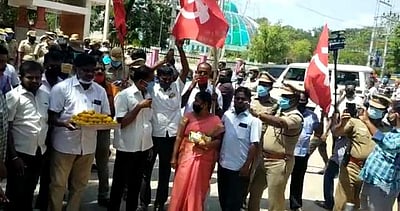 ஸ்டெர்லைட் தடை தொடரும்: தீர்ப்பை வரவேற்றுத் தூத்துக்குடியில் கொண்டாட்டம்