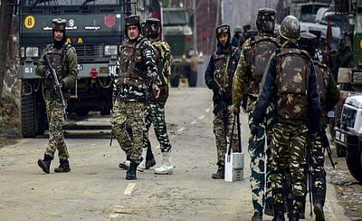 ஜம்மு-காஷ்மீரில் குண்டு பாய்ந்து ராணுவ வீரர் பலி ! போலீஸார் விசாரணை 