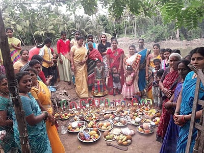 கூத்தாநல்லூர்: வெண்ணாற்றங்கரையில் ஆடிப்பெருக்கு கொண்டாட்டம்