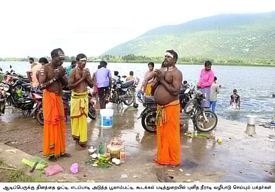 காவிரிக்கரைப் பகுதியில் ஆடிப்பெருக்கு விழா; முழு பொதுமுடக்கத்தால் பக்தர்கள் வருகை குறைந்தது!