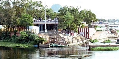 பொதுமுடக்கத்தால் ஈரோட்டில் களையிழந்த ஆடிப்பெருக்கு விழா: காவலர்கள் தீவிர கண்காணிப்பு 