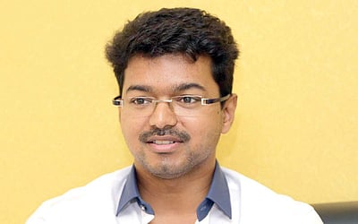 விஜய் வழியில் ரசிகர்கள்! 