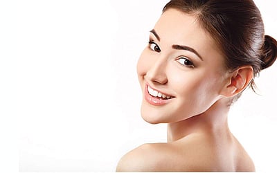 வீட்டில் உள்ள பொருட்களை கொண்டு முகத்தை பளபளப்பாக்க 