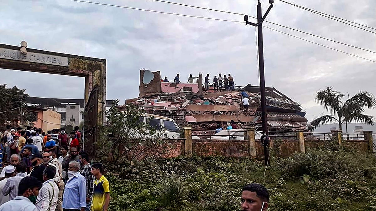 மகாராஷ்டிரம் கட்டடம் இடிந்து விழுந்ததில் பலி எண்ணிக்கை 4 ஆக உயர்வு