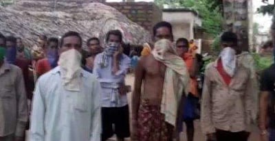 உயர்சாதியினர் தோட்டத்தில் பூ பறித்த தலித் சிறுமி: குடும்பங்கள் ஒத்திவைக்கப்பட்ட கொடூரம்