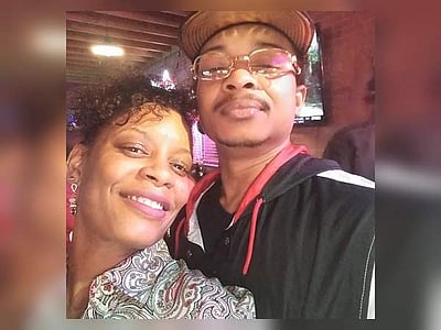 காவலர்களால் சுடப்பட்ட கருப்பினத்தவர்: வழக்குத் தொடுக்க குடும்பத்தினர் முடிவு