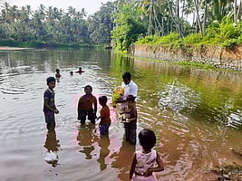 கிள்ளியூா் ஒன்றியத்தில் 120 விநாயகா் சிலைகள் விசா்ஜனம்