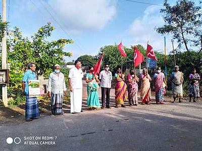 மாா்க்சிஸ்ட் கம்யூனிஸ்ட் கட்சியினா் ஆா்ப்பாட்டம்